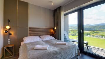 Design Studio, Balcony, Mountain View | Hypo-allergenic bedding, iron/ironing board, free WiFi, bed sheets