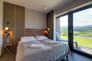 Design Studio, Balcony, Mountain View | Hypo-allergenic bedding, iron/ironing board, free WiFi, bed sheets