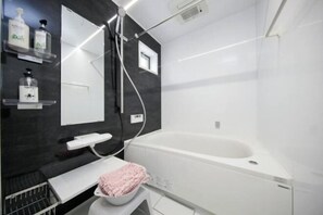 Room - Higashi-Rokugo House Black (Tokyo)