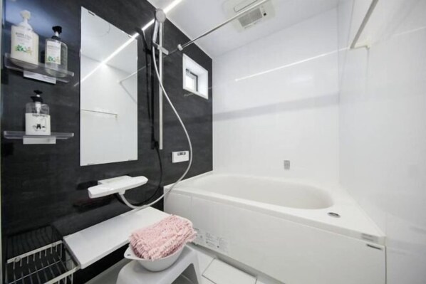 Room - Higashi Rokugou Black (Tokyo)