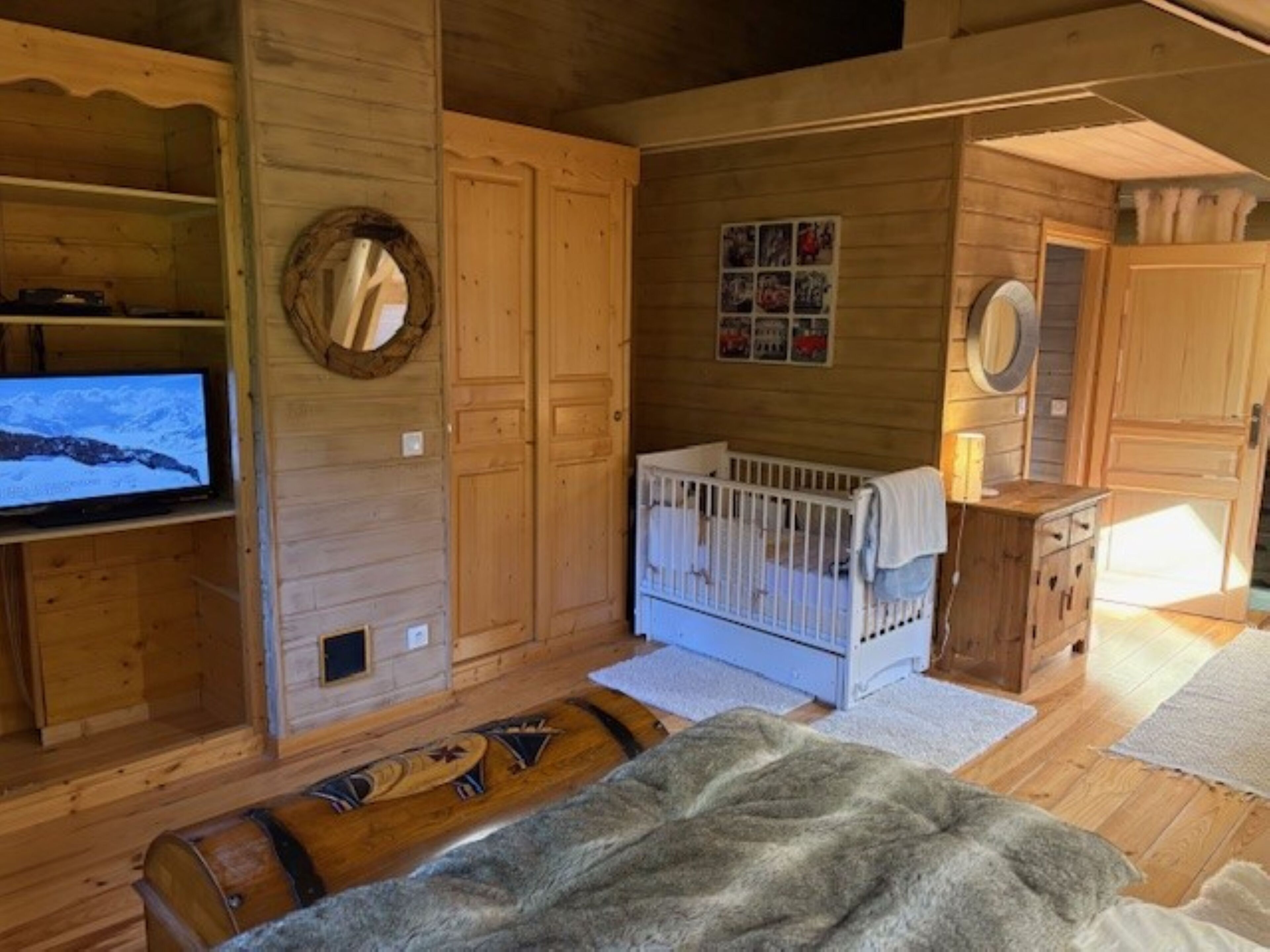 4 bedrooms, iron/ironing board, free WiFi