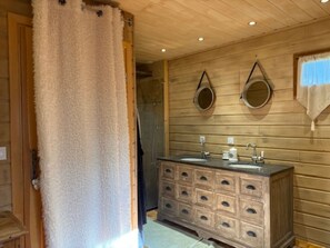 Een douche, een haardroger