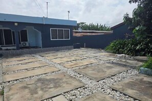 Unclassified image, 3 of 12, button - MH Blueberry suite (Accra)