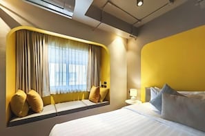Room - DAY & NIGHT by THE MOMENT (Chiang Mai)