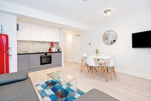 Room - Eldon Chambers Flat 1 by City Living London (London)