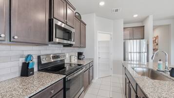 Rumah, 3 kamar tidur | Dapur pribadi | Lemari es, oven, mesin pembuat kopi/teh, dan pemanggang roti