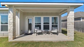 Rumah, 3 kamar tidur | Teras/patio