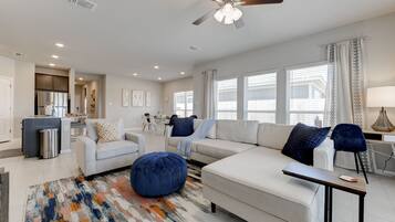 House, 3 Bedrooms | Living area | Smart TV, streaming services