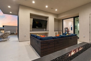 House, Multiple Bedrooms | Lobby