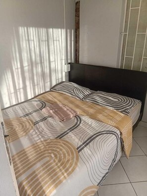 Deluxe Double Room, Balcony, City View | Free WiFi - Las Palmas Day & Night Guest House (Pretoria)