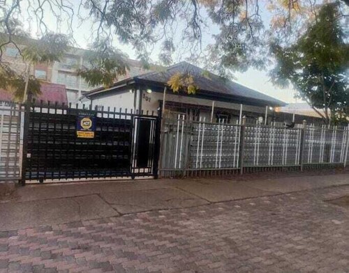 Las Palmas Day & Night Guest House