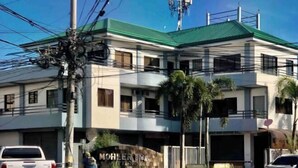 Exterior - Cranberry's 2Br Unit nr Convention Center #1 (Iloilo City)