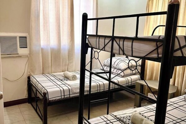 Cots/infant beds - Cranberry's 2Br Unit nr Convention Center #1 (Iloilo City)
