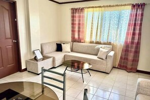 Lounge - Cranberry's 2Br Unit nr Convention Center #1 (Iloilo City)
