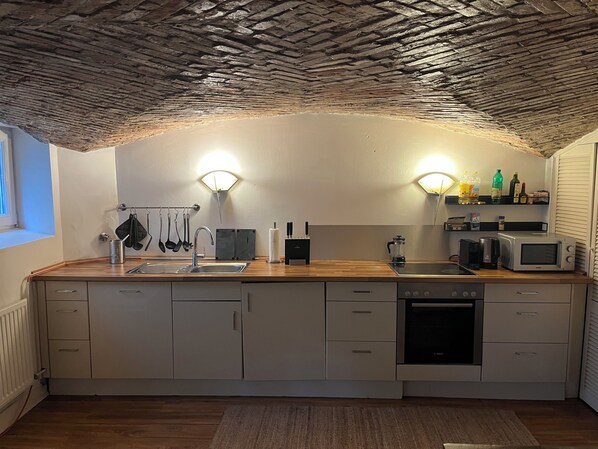 Mikrowelle, Ofen, Herdplatte, Geschirrspüler