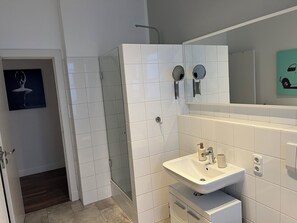 Handtücher, Seife, Toilettenpapier