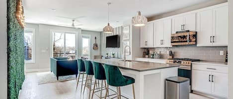 Microwave, stovetop, dishwasher, coffee/tea maker