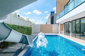 Unclassified image, 3 of 12, button - Minimalist 4BR Private Cozy Pool Villa - VVP26.11 (Pattaya)