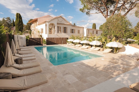 Exterior. Auberge Tao