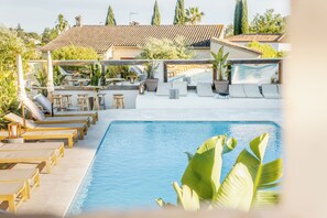Outdoor pool - Auberge Tao (Biot)