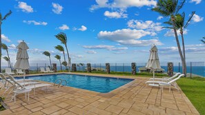 حمّام سباحة مُدفَّأ