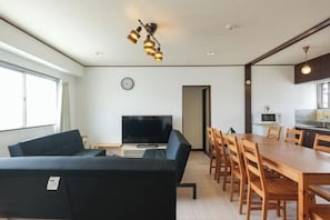 Living area - Grace Mukojima Room 701 (Tokyo)