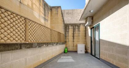 Relaxing Xaghra Apartment With BBQ Amenities