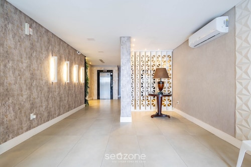 Apartments 100m From the Beach in BC - ERM