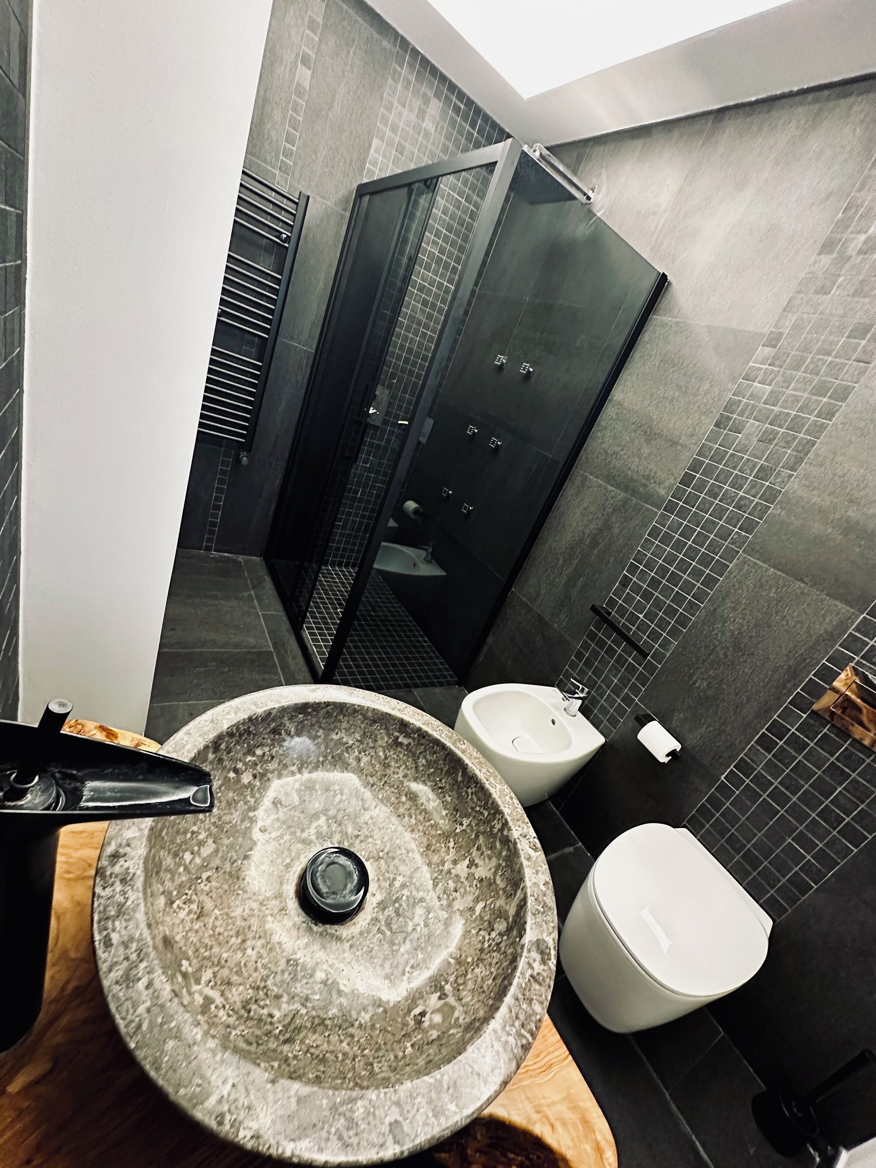 Dusj, boblebad, hårføner og bidé