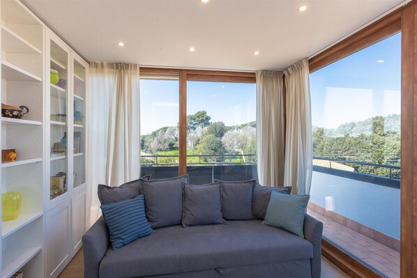 Apartment | Living area