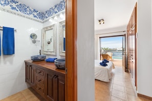 3 bedrooms, in-room safe, iron/ironing board, free WiFi
