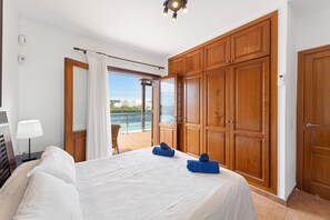 3 soverom, safe på rommet, strykejern/-brett og wi-fi (inkludert)