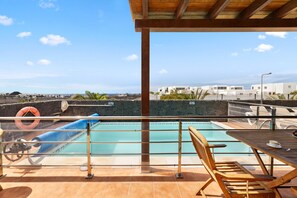 A heated pool - Casa Luna by Escape Home (Playa Blanca)