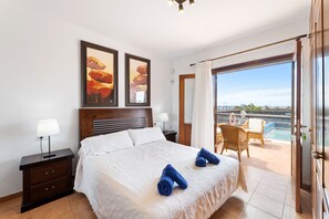 3 bedrooms, in-room safe, iron/ironing board, free WiFi