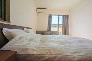 Room - Osaka Insanity (Osaka)