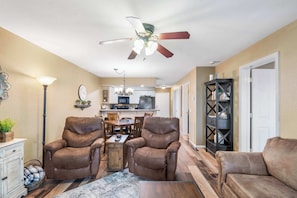 Condo, Multiple Beds, Balcony (Lake Harbour~on TRL) | Living area