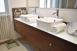 Bathroom - Bright apartment near Jardin du Luxembourg (Paris)