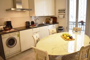 Private kitchen - Bright apartment near Jardin du Luxembourg (Paris)