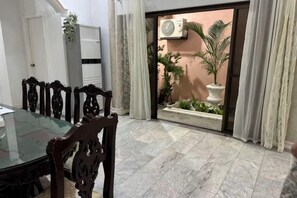 تناول الطعام