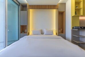 Studio, 1 Double Bed, Balcony, Sea View | In-room safe, blackout drapes, iron/ironing board, free WiFi