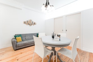 Apartment (Two-Bedroom Apartment) | Free WiFi - Guestready - Gold Leaf (Porto)