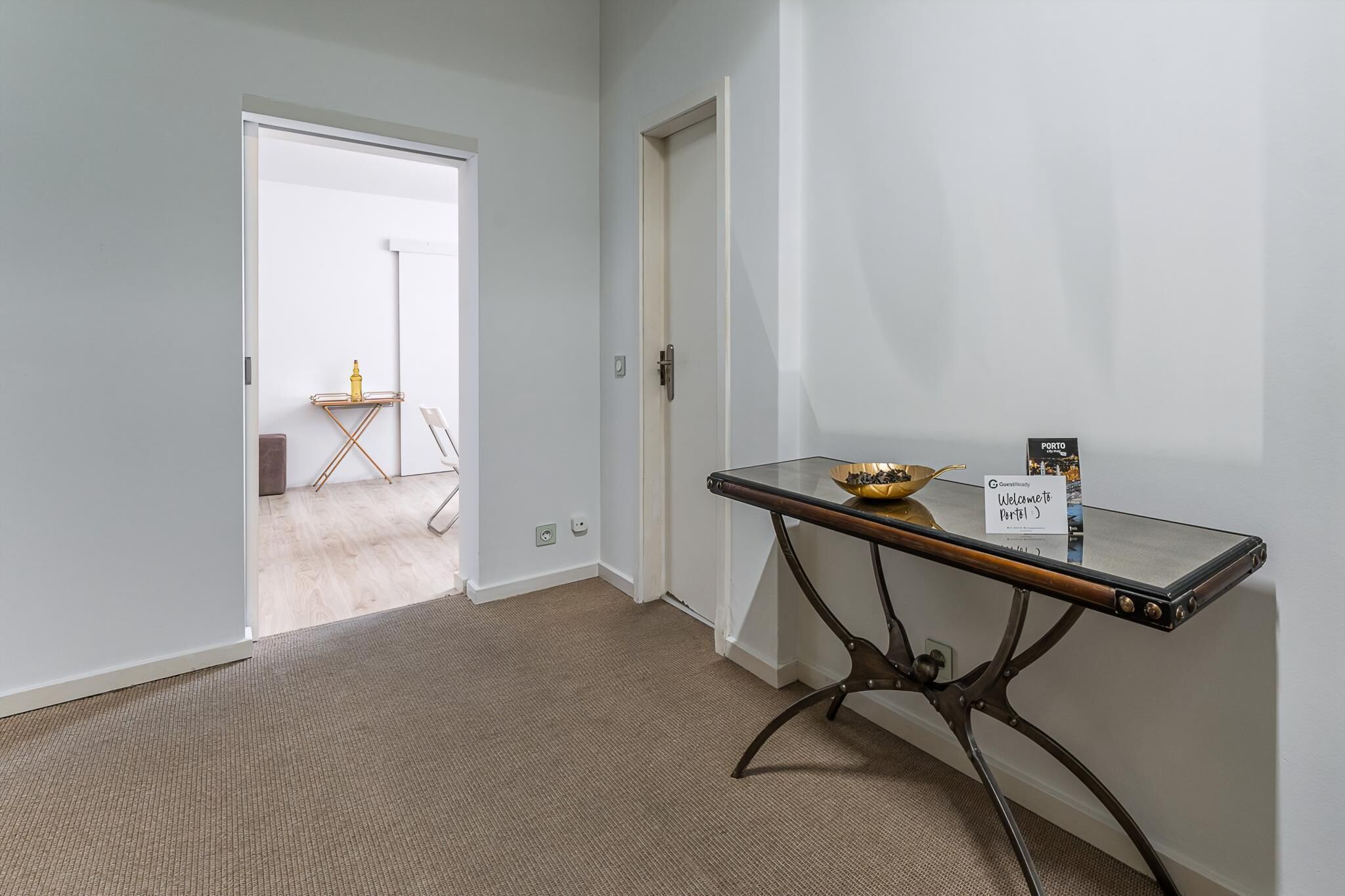 Appartement (One-Bedroom Apartment) | Restauration