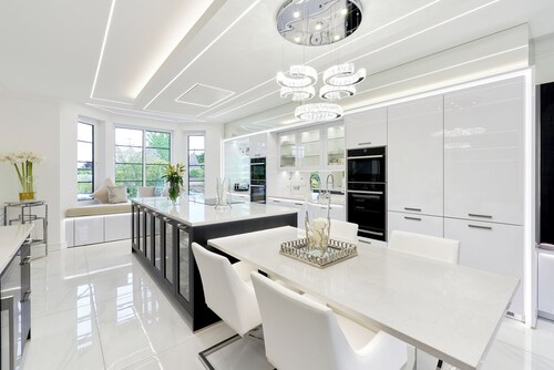 Luxurious 5 Bed Modern Detached House perfect for Golfers up to 10 Guests