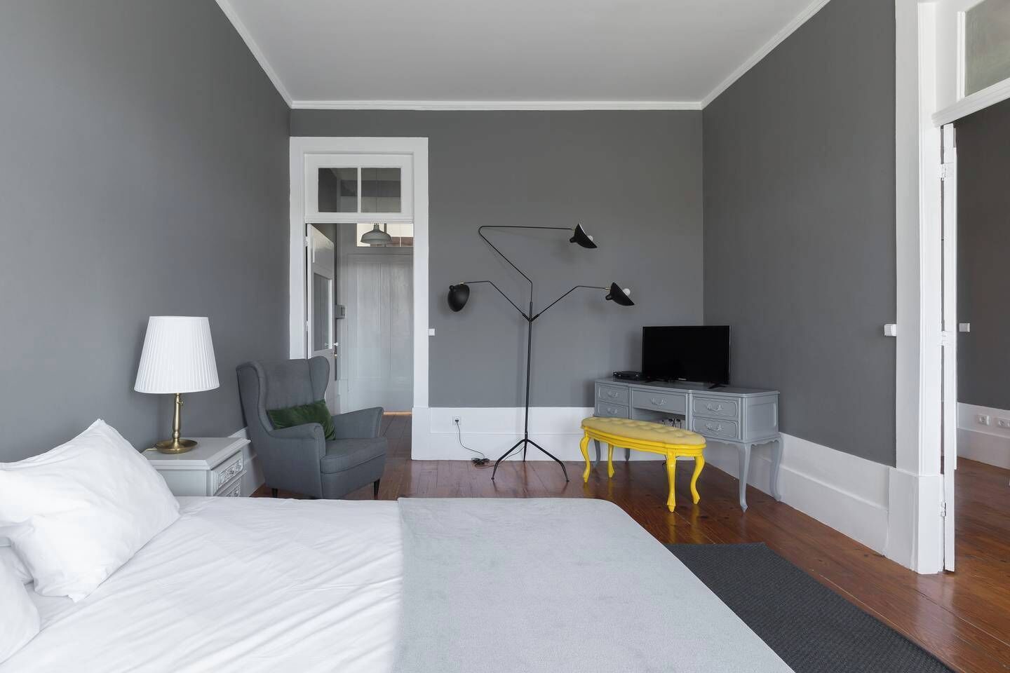 Apartamento (Suite with River View) | Roupa de cama