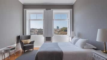 Apartment (Suite with River View) | Bed sheets