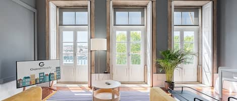 Apartment (Premium Suite with River View)