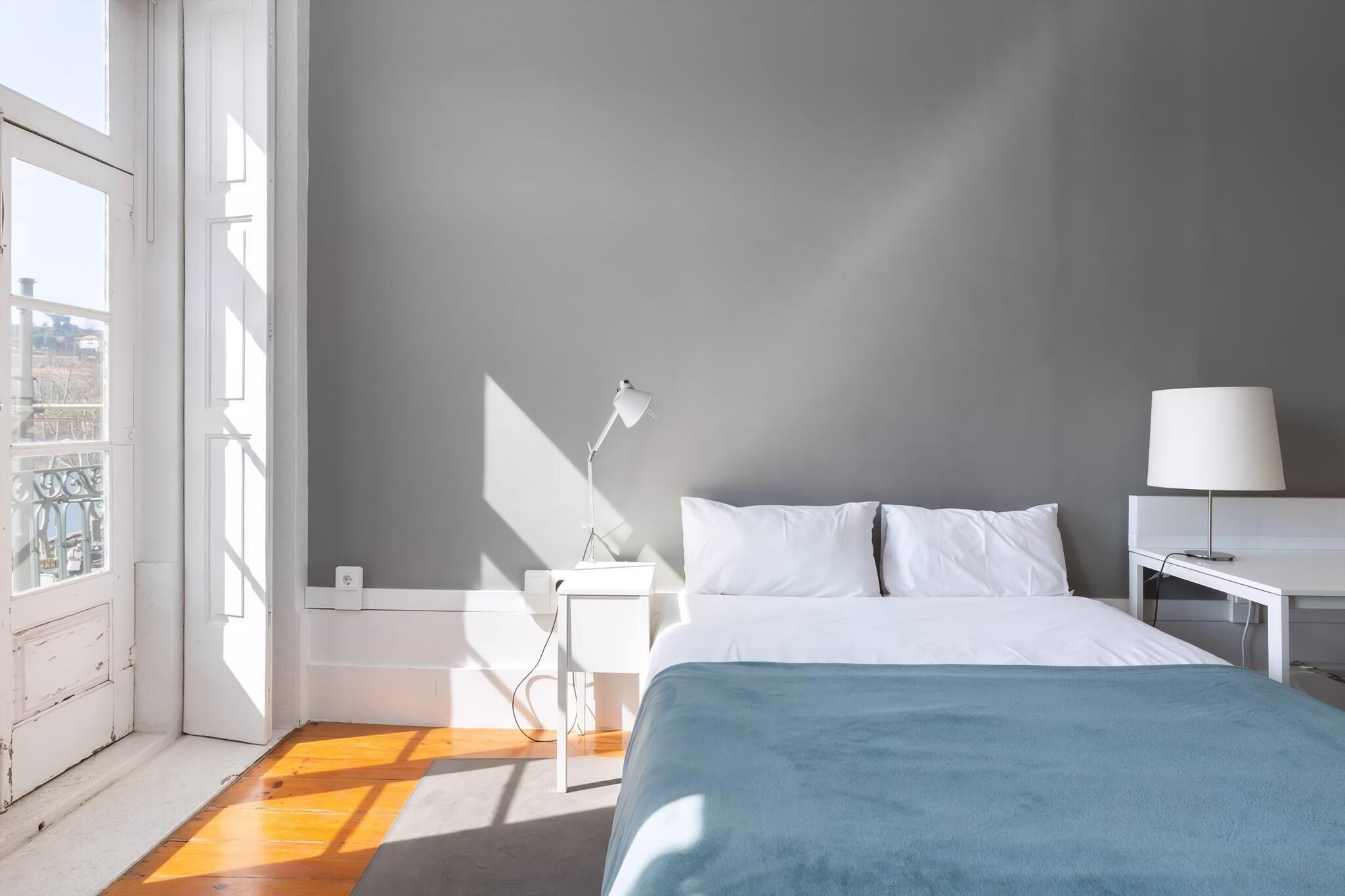 Apartment (Deluxe Suite with River View) | Iron/ironing board, free WiFi, bed sheets