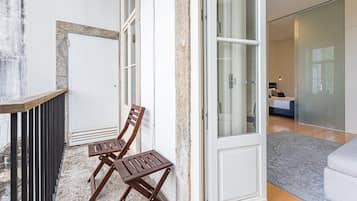 Apartment (One-Bedroom Apartment with Balcony)