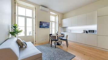 Appartement (One-Bedroom Apartment with Balcony)