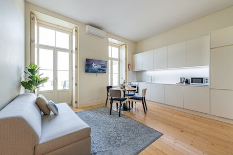 Apartment (One-Bedroom Apartment with Balcony)